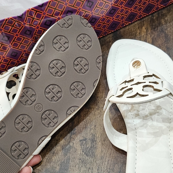 Tory burch flats - Picture 3 of 5